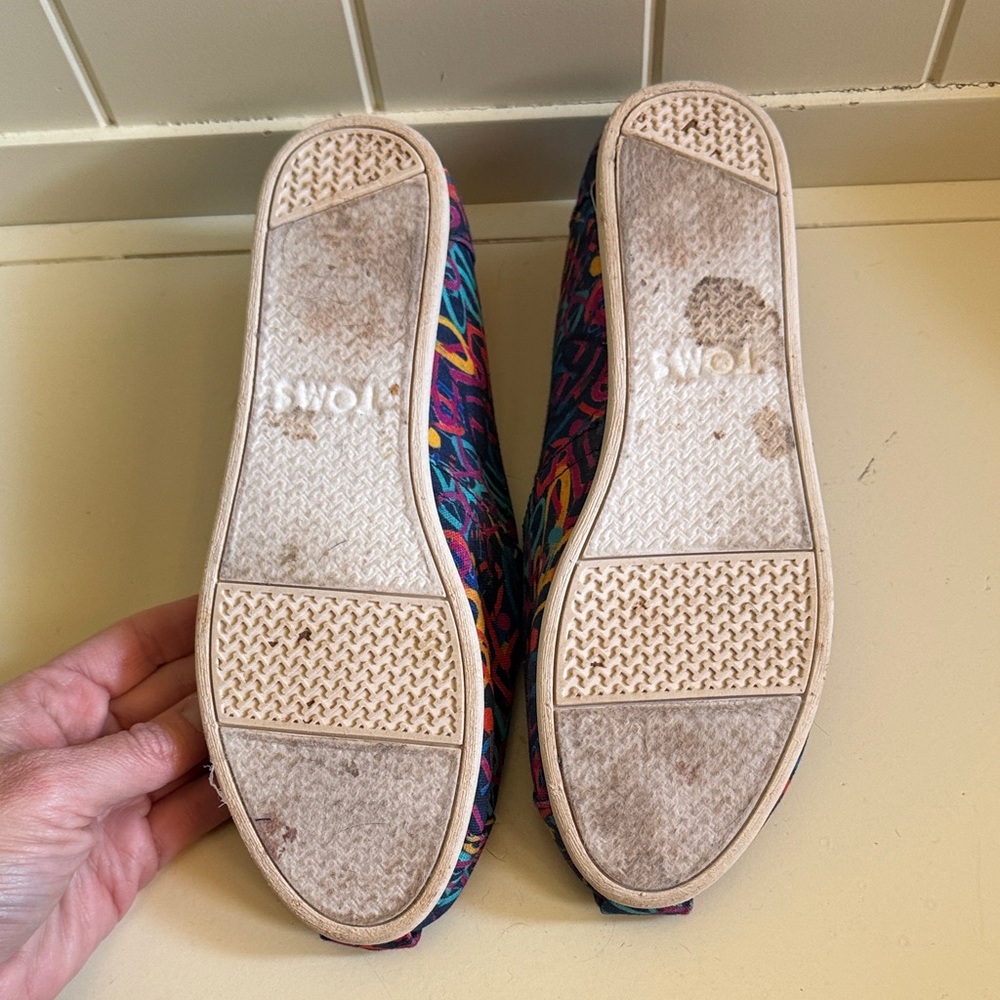 TOMS Graffiti Multi-Color Hearts Slip-Ons - Picture 8 of 8